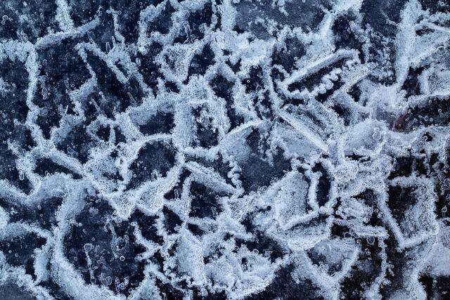 Fissures